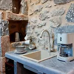 Tsiliviani Apartment Loukadika