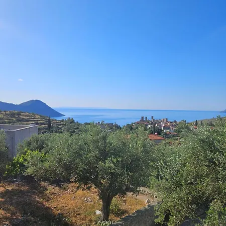 Tsiliviani Loukadika