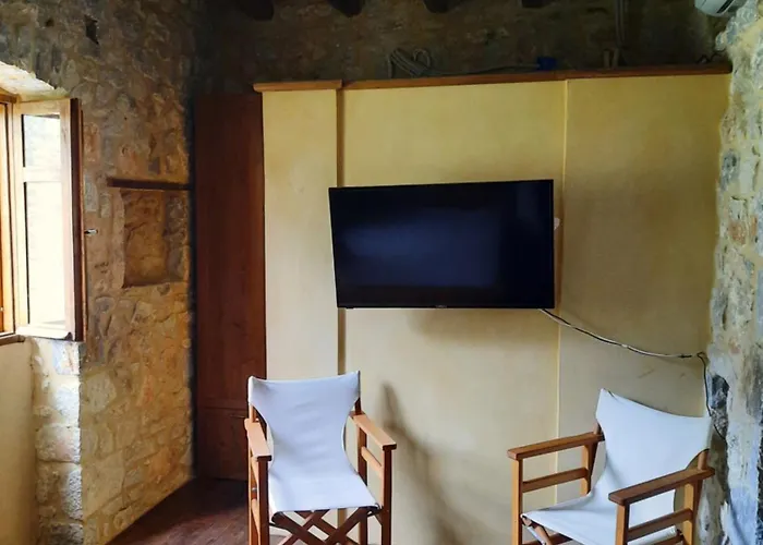 Tsiliviani Loukadika