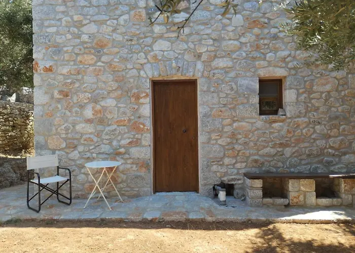 Tsiliviani Loukadika